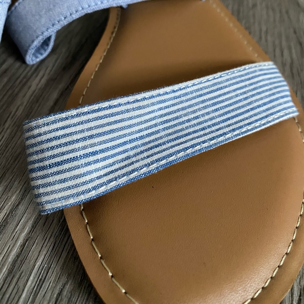 Sandals - Picture 2 of 3